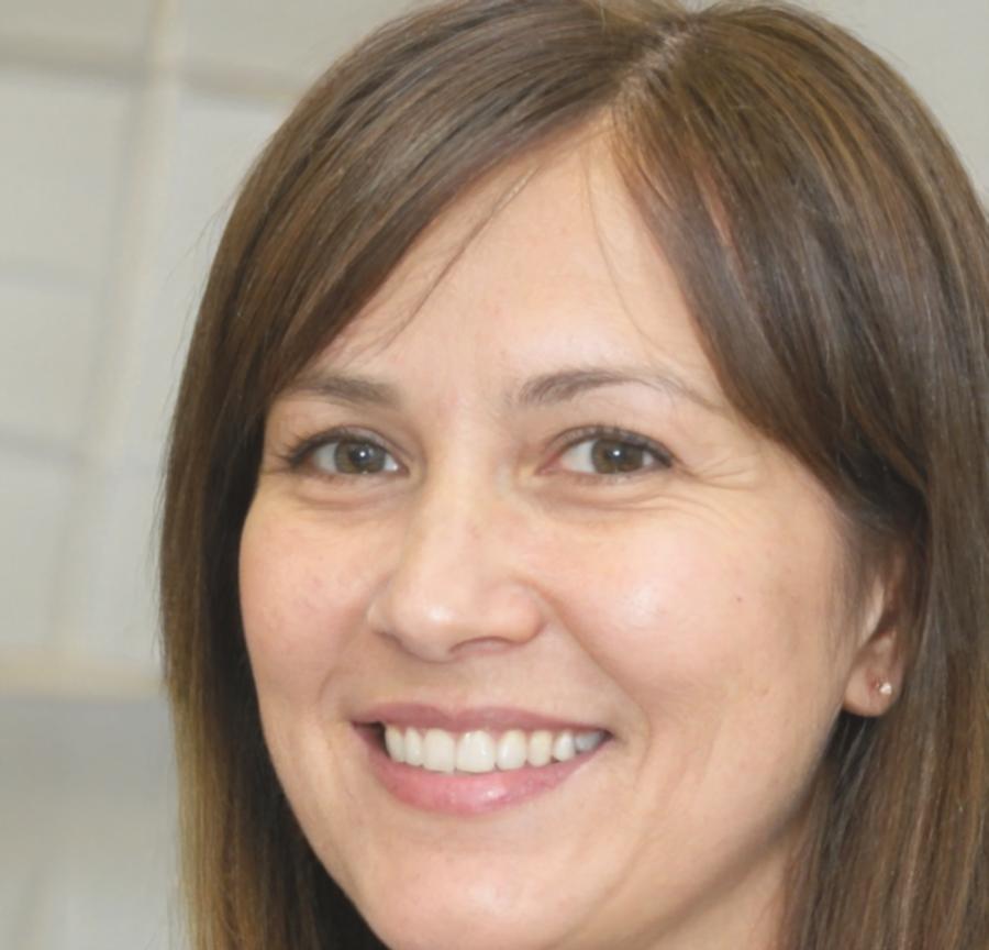 Portraitfoto von Dr. Sarah Kellermann, Expertin für Konfliktdokumentation